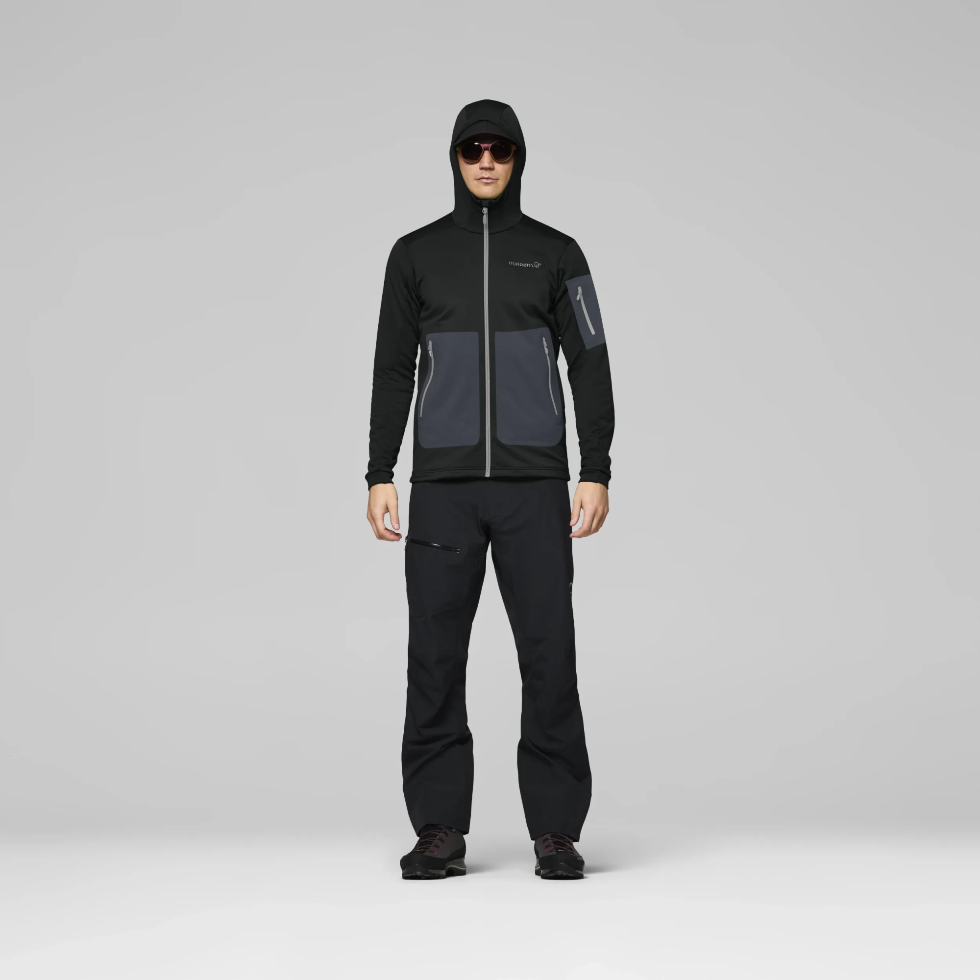 Norrona Falketind warm2 Stretch Hood caviar black 1
