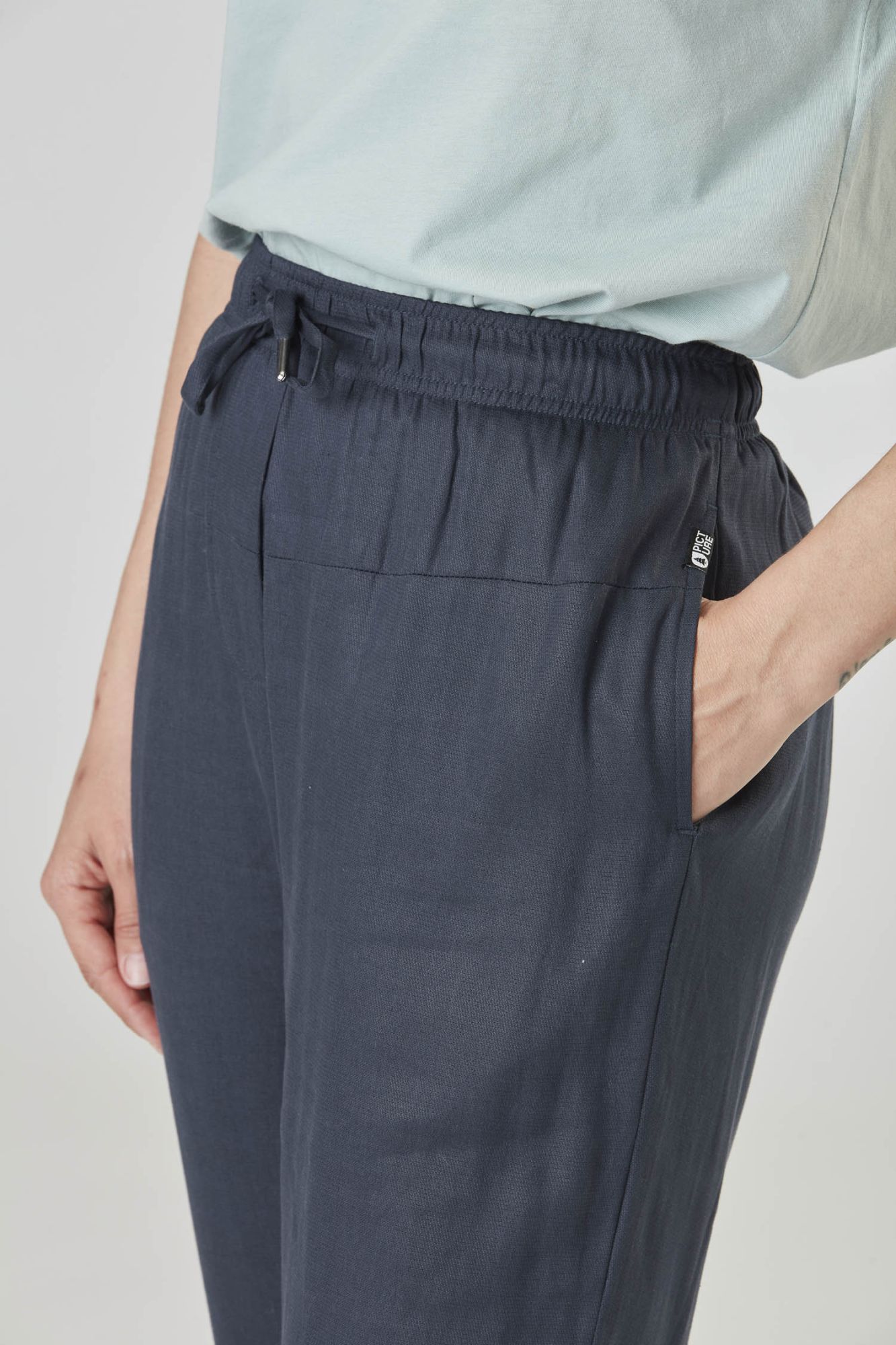 Picture W Chimany Pants dark blue dark blue 3