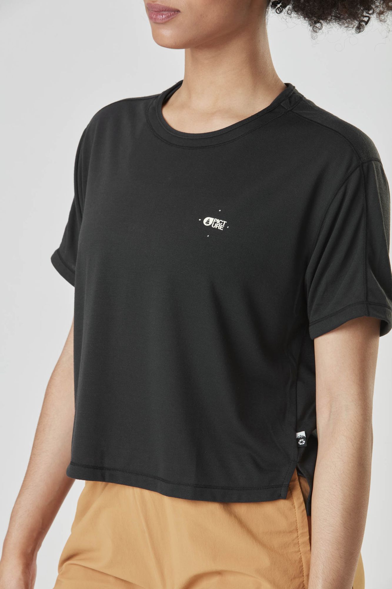 Picture W Novita Tech Tee black black 3