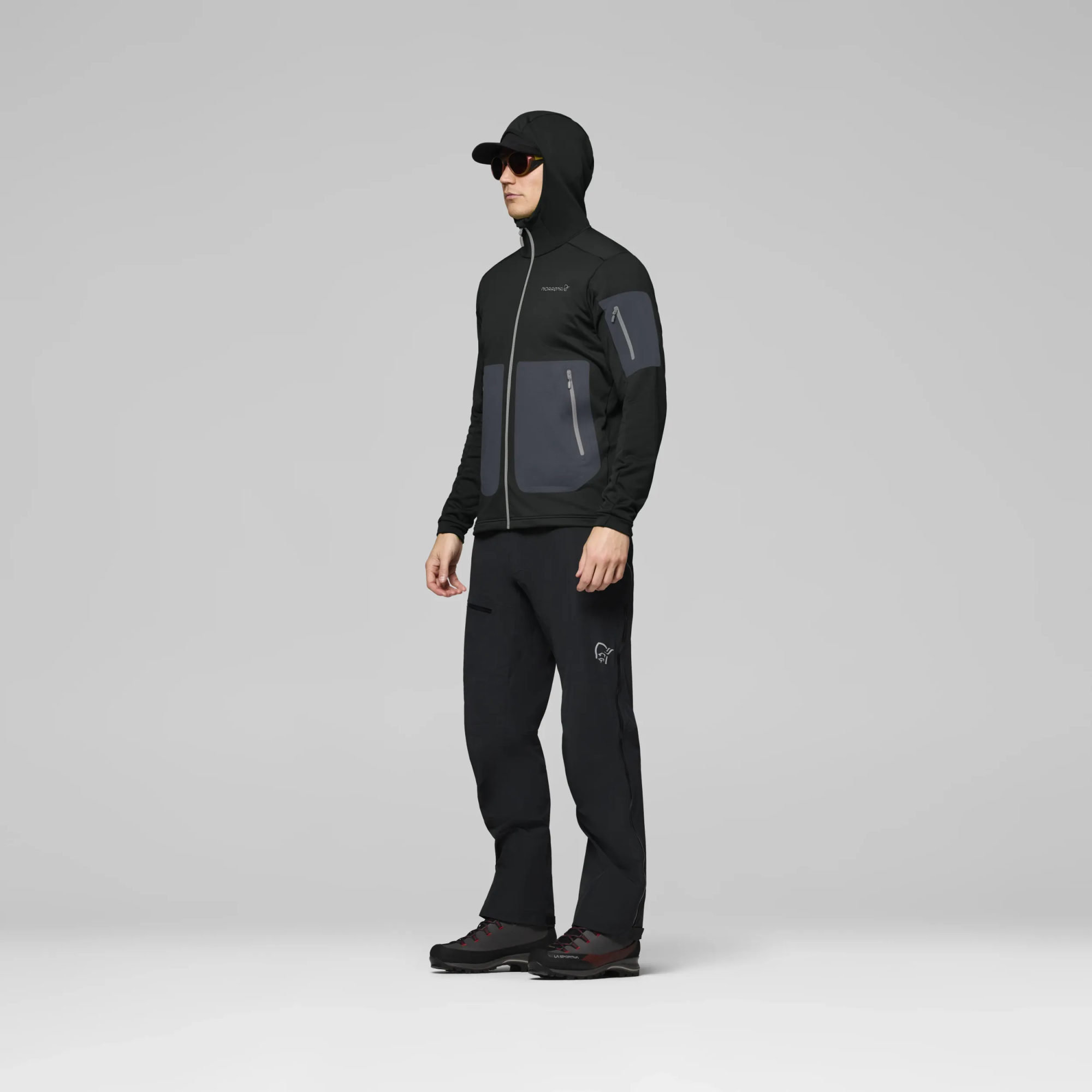 Norrona Falketind warm2 Stretch Hood caviar black 4