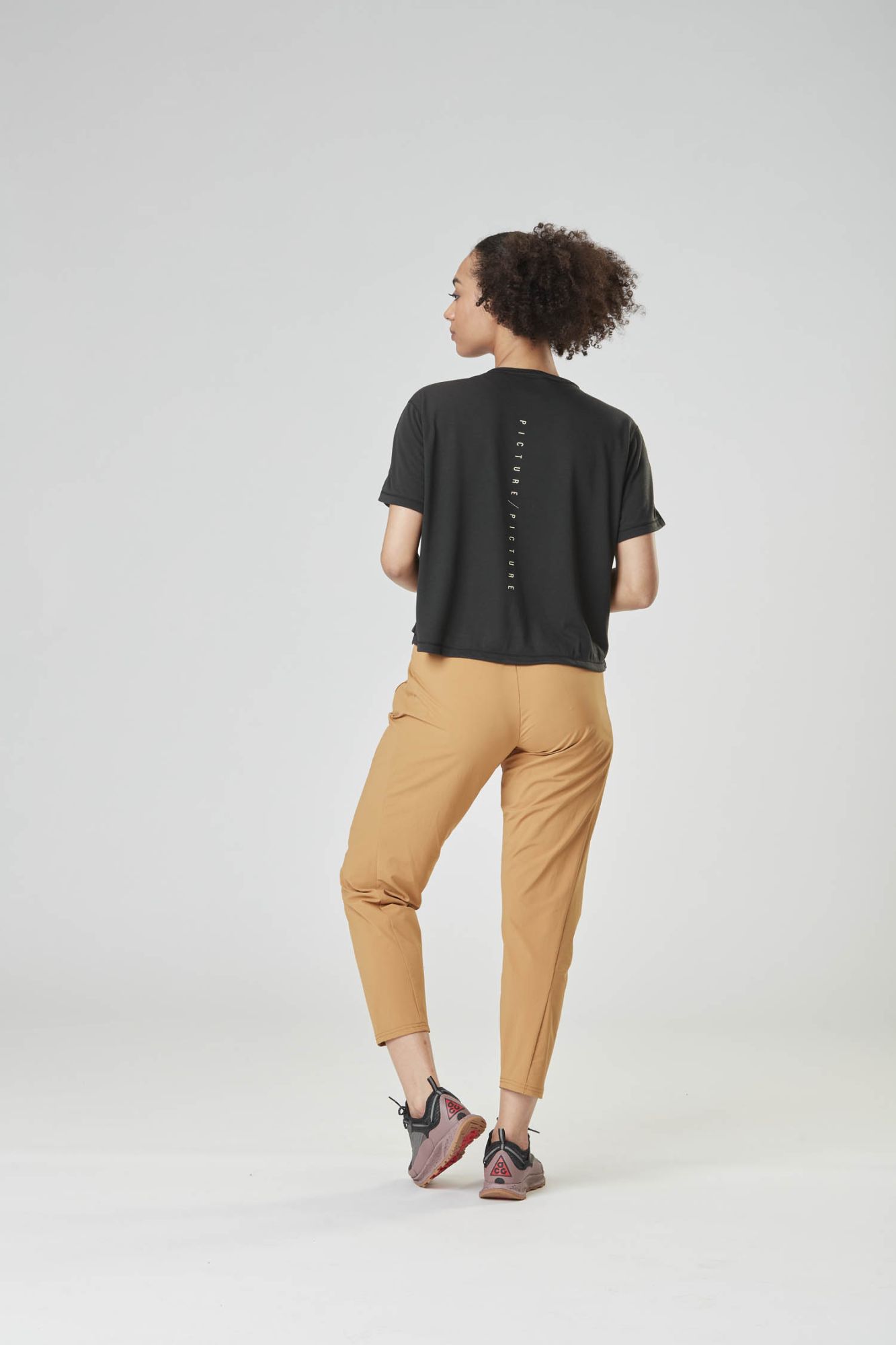 Picture W Novita Tech Tee black black 5