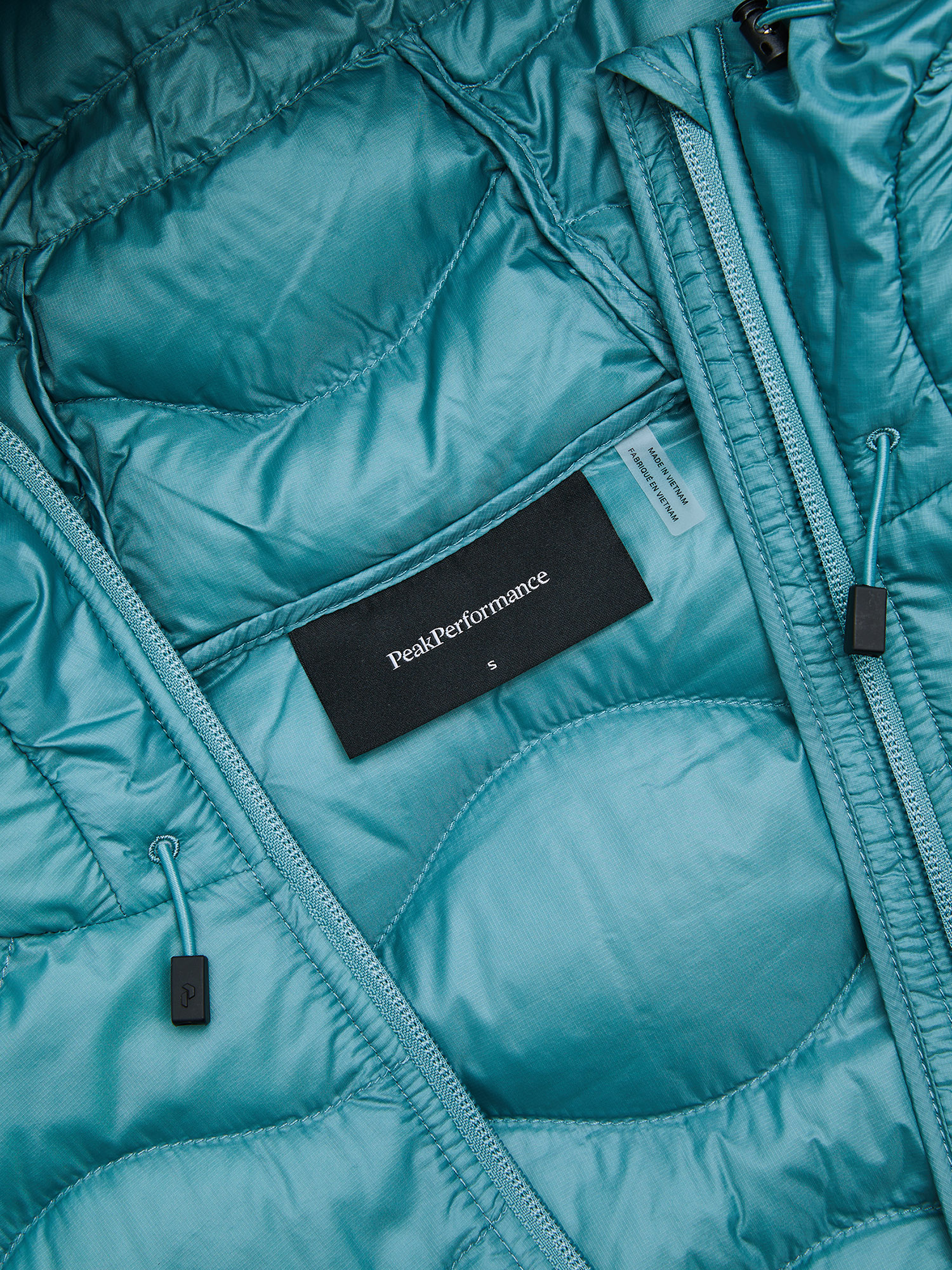 PeakPerformance W Helium Down Hood Jacket deluded vision 6