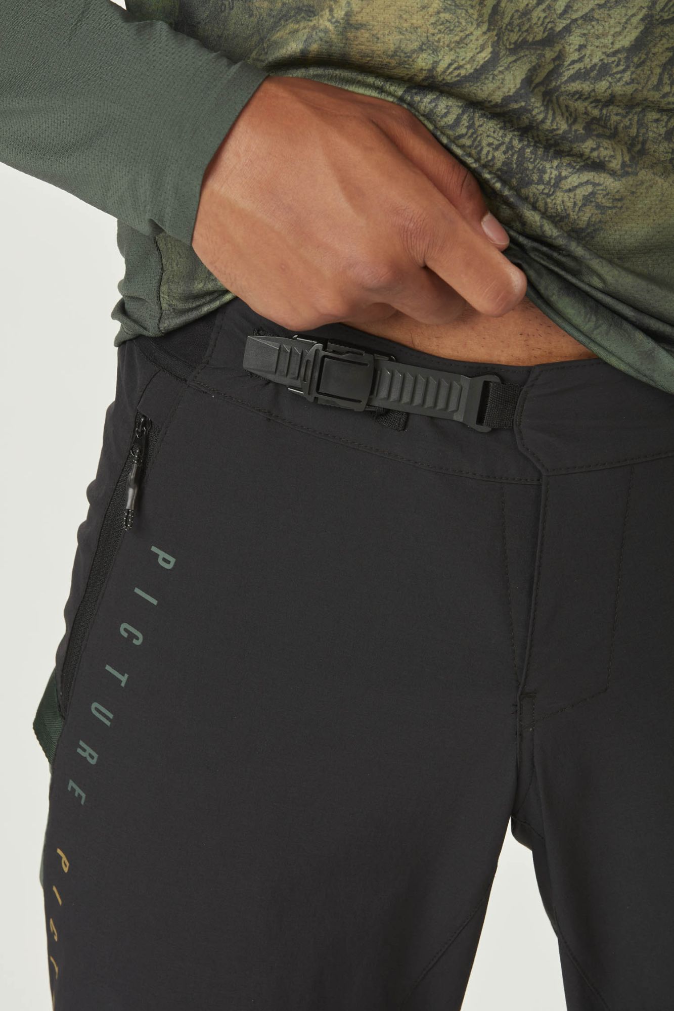 Picture Vellir L Stretch Shorts black black 6